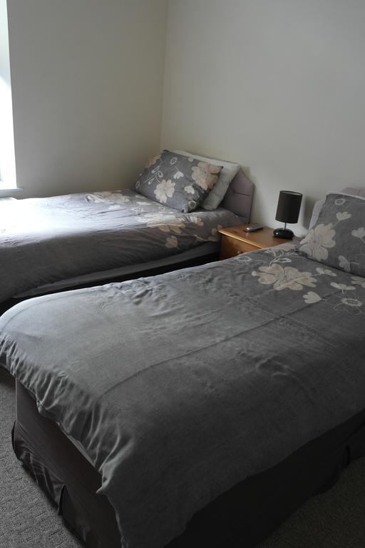 Bed and Breakfast Hikers And Bikers à Hadfield Extérieur photo